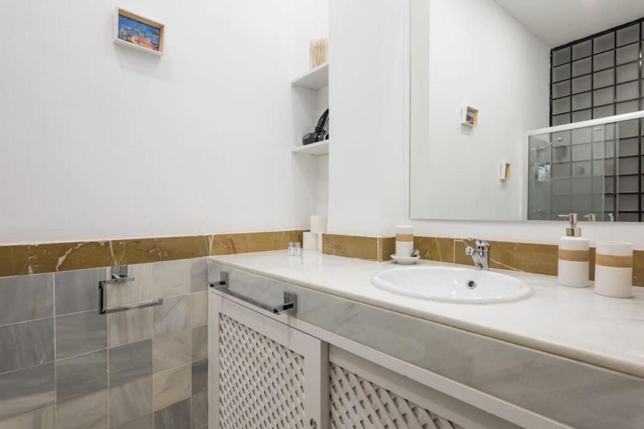 Spacious Loft In The Historic Center Apartment Malaga